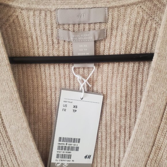 Cardigan - Picture 1 of 1